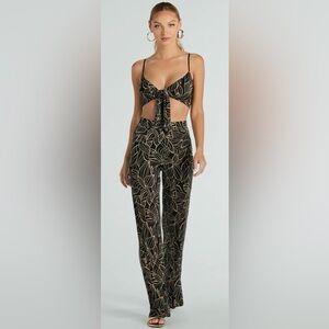 MOVING SALE!! $20!! NWOT Two Piece Set